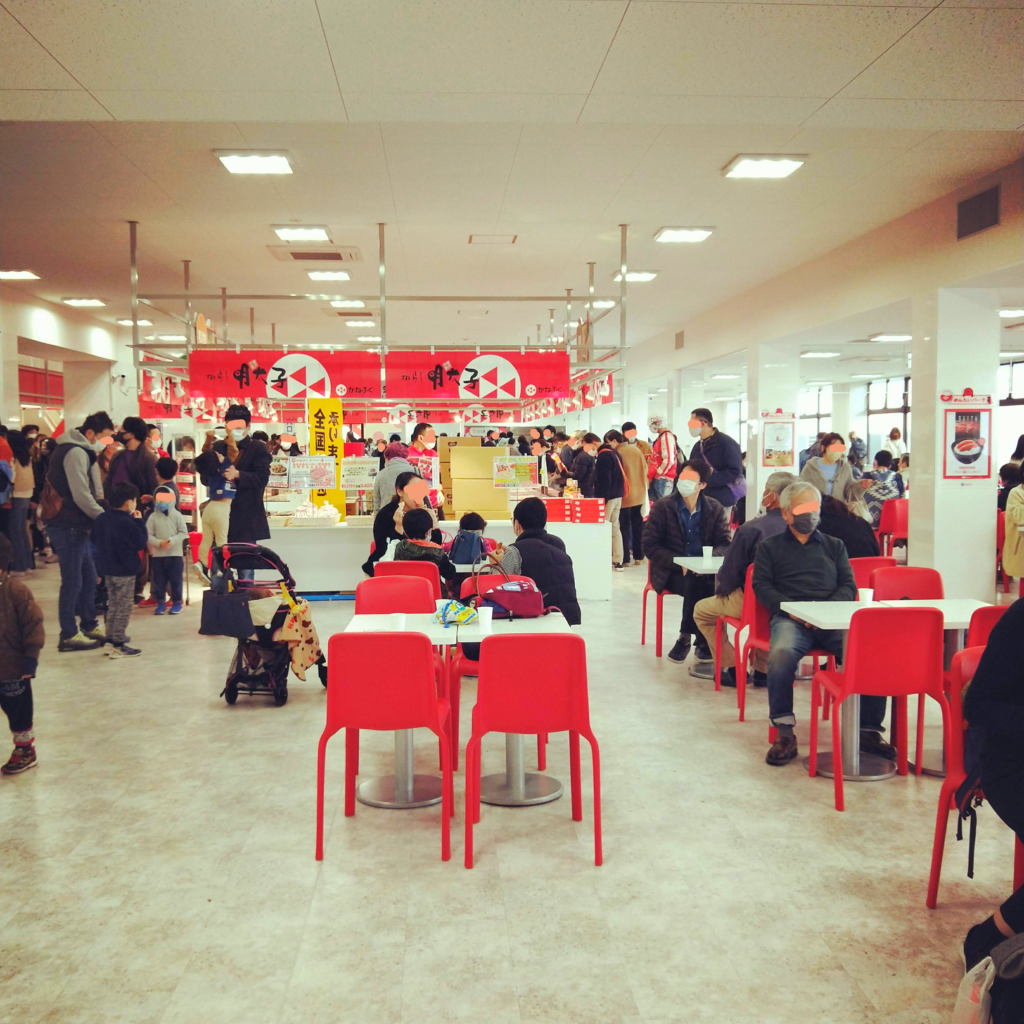 めんたいパークびわ湖の１階の飲食スペース