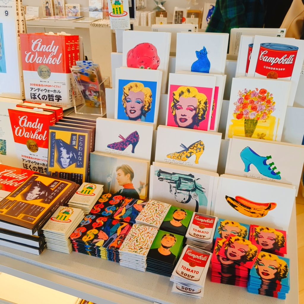京セラ美術館のアンディ・ウォーホル展のお土産コーナー