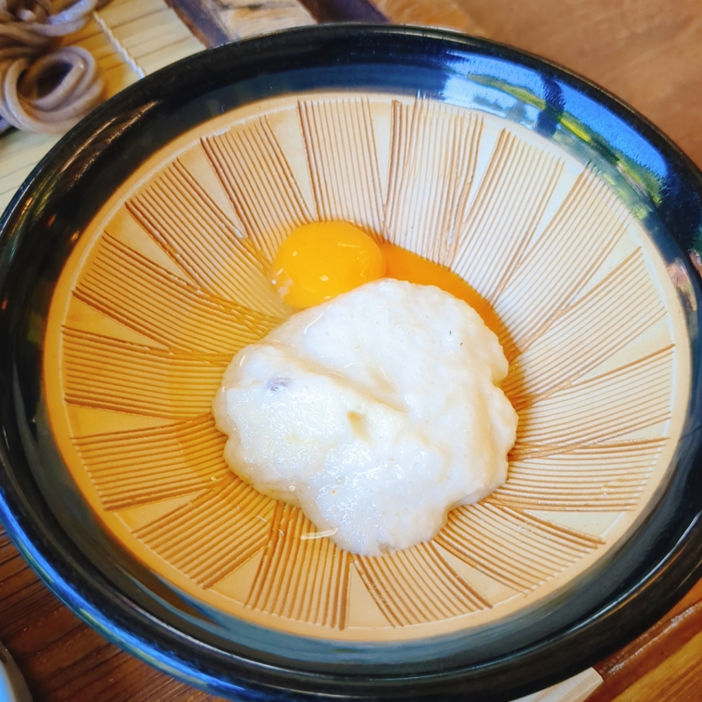 室生寺の蕎麦屋である橋本屋のとろろ