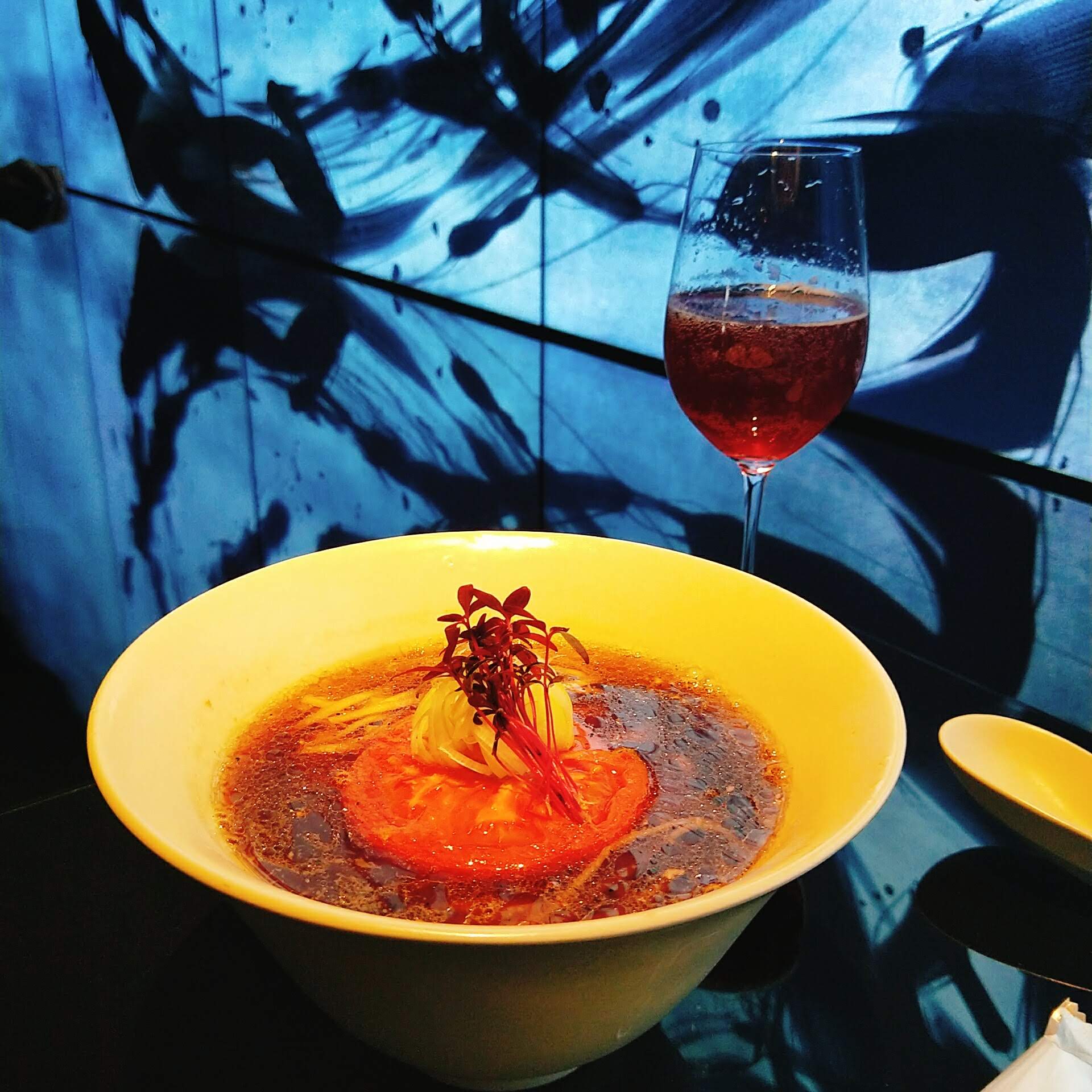 チームラボが京都で手掛けたヴィーガンラーメンのお店