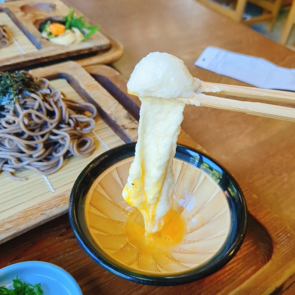 室生寺の蕎麦屋である橋本屋のとろろ